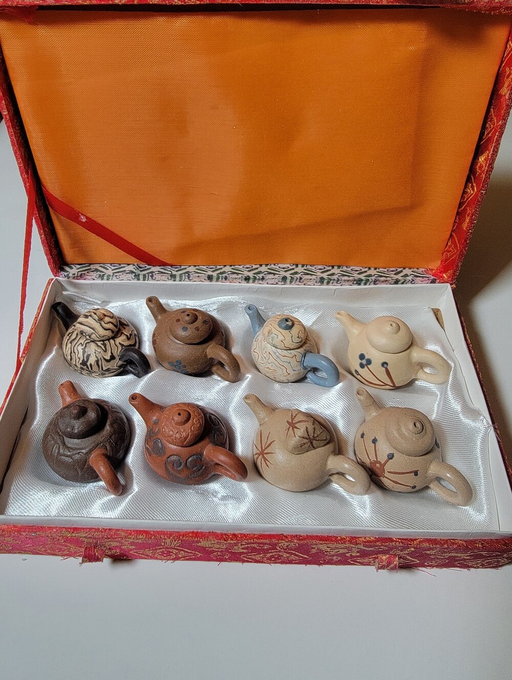Vintage (8) Miniature Yixing Zish Clay Teapots In Box Set Handpainted Rare